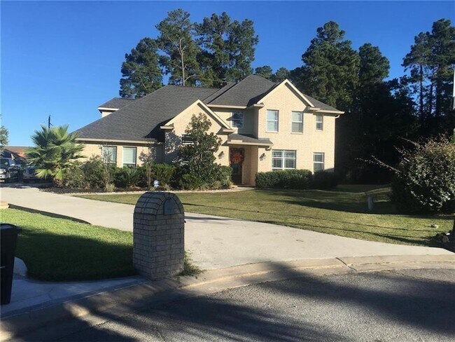 Building Photo - 16804 Falcon Sound Dr