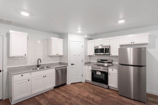 Building Photo - Up to $500 off! Upgraded Smart Townhomes w...