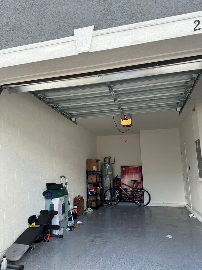 Foto del edificio - 2924 Peony Pr Ln