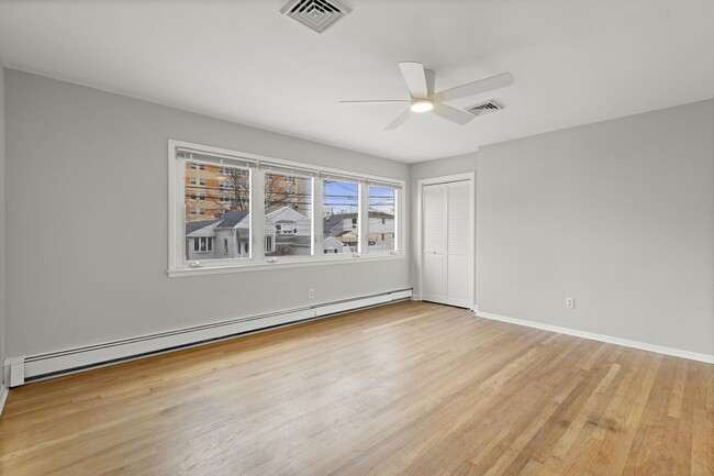Building Photo - 763 6th St