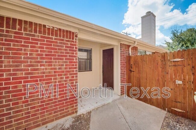 Building Photo - 1324 Azalia Bend