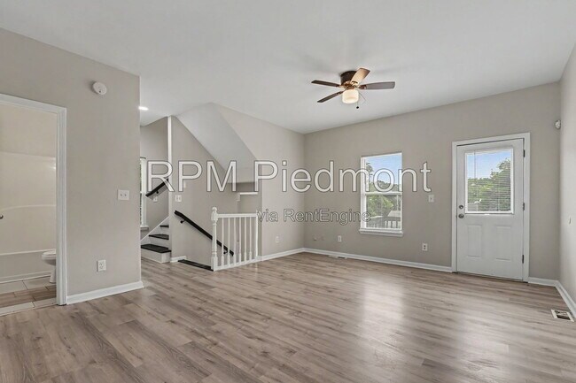 Foto del edificio - 753 Prince Pl NW