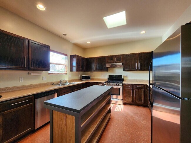 Foto del edificio - 6783 Camino Carlita