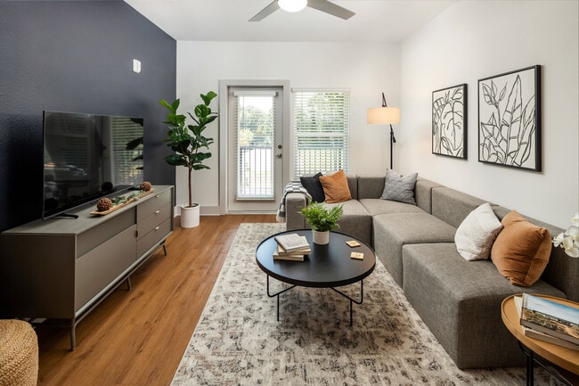 Building Photo - Arden