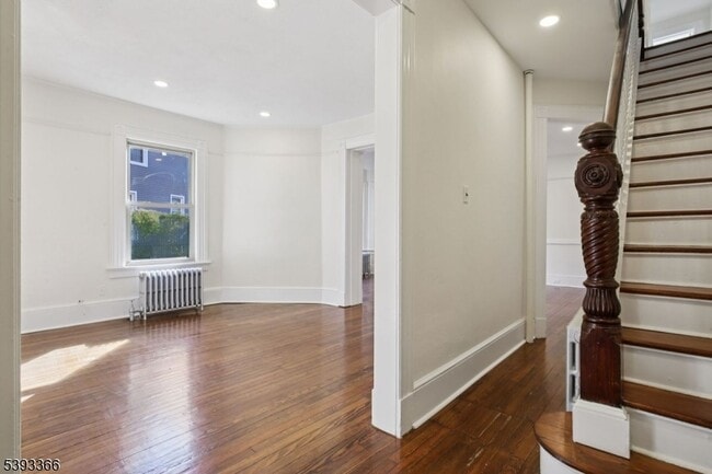 Building Photo - 20 Kent Pl Blvd