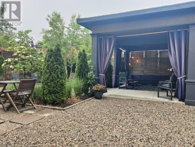 Building Photo - 184 Brunswick St