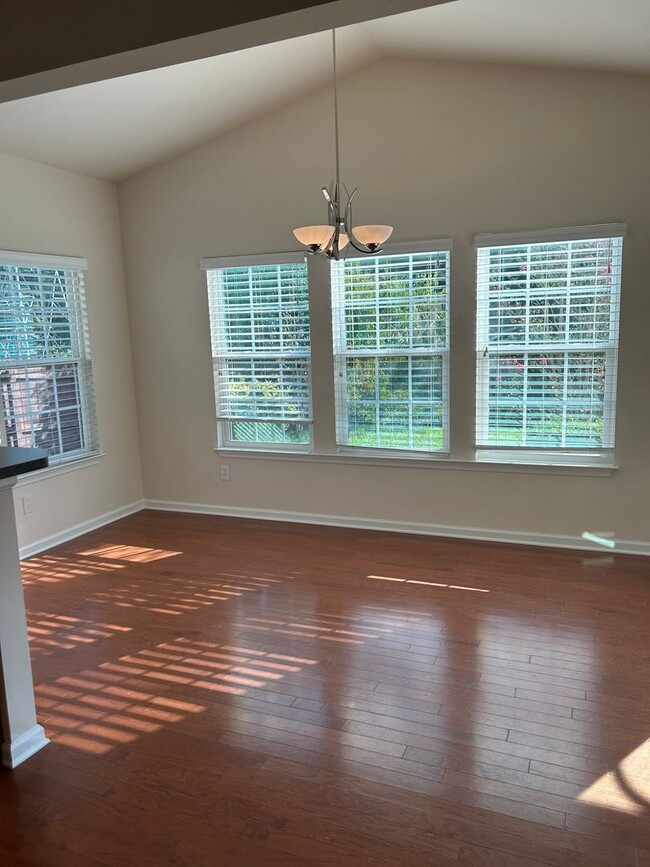 Foto del edificio - Greenville, 3BD/2.5BA with Loft, 1992SF