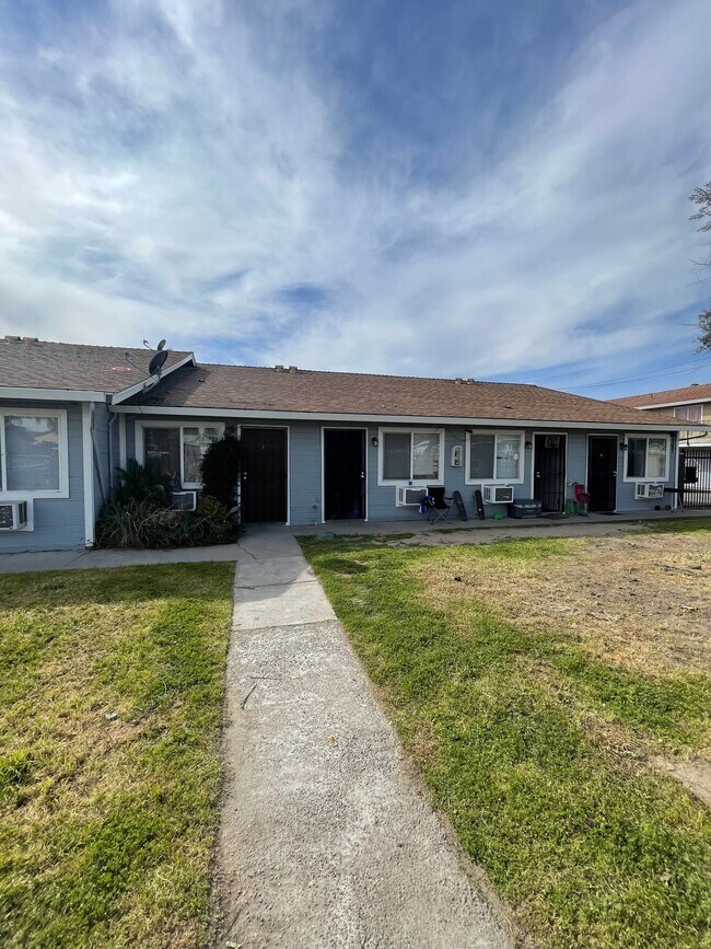 Foto del edificio - 6771 California St