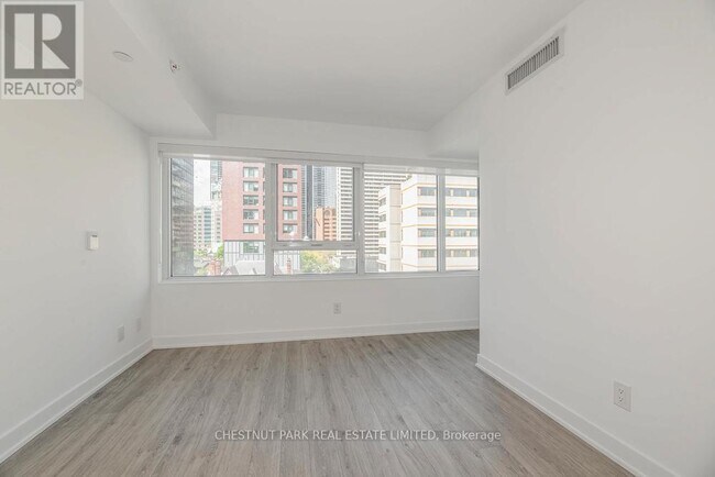 Building Photo - 609 Sherbourne St