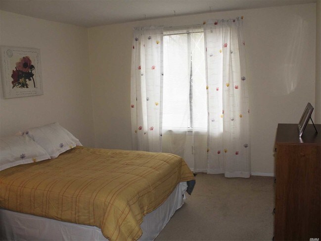 Foto del edificio - 265 Birchwood Rd