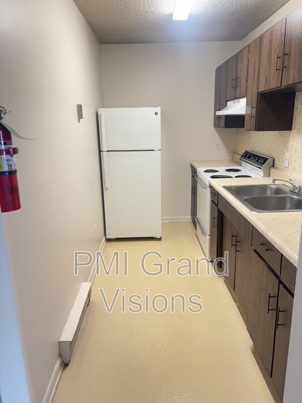 Foto del edificio - 24 W Buchanan Ave