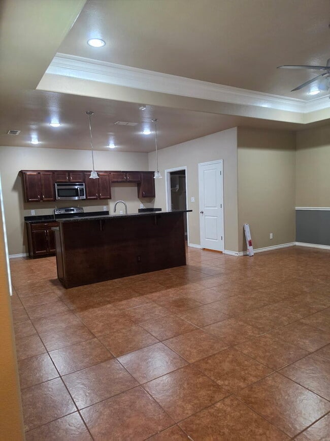 Building Photo - 7103 Kinghorn Dr