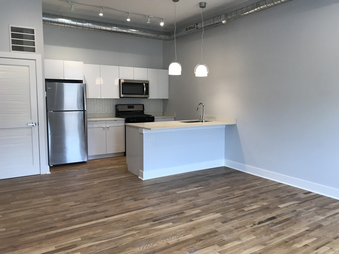 kitchen - 1801 S Throop St