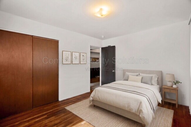 Foto del edificio - 8816 Lucas and Hunt Rd