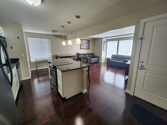 Building Photo - 319 S 800 E