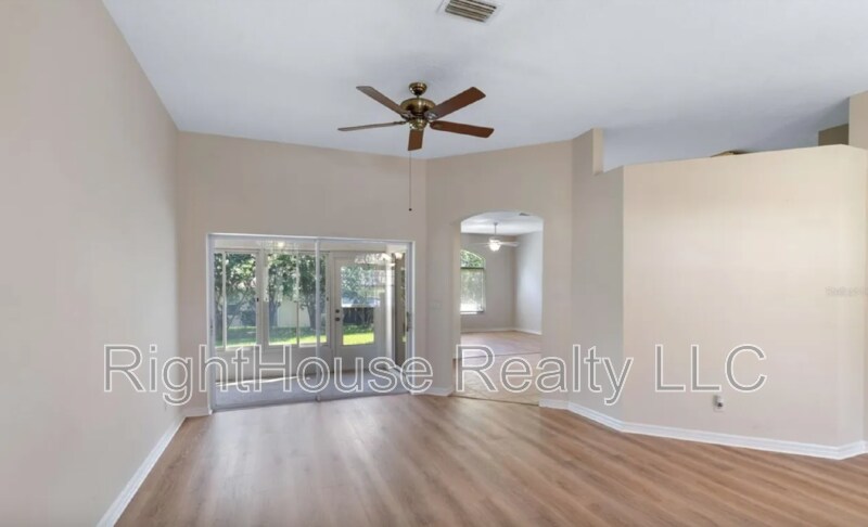 Building Photo - 26908 Honeymoon Ave