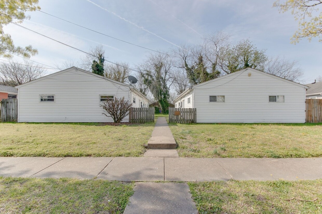 Primary Photo - 1443 W 40th St