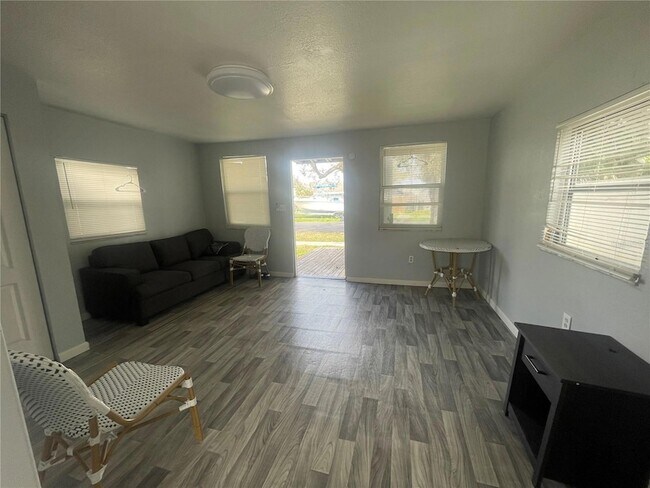 Foto del edificio - 5475 42nd St N