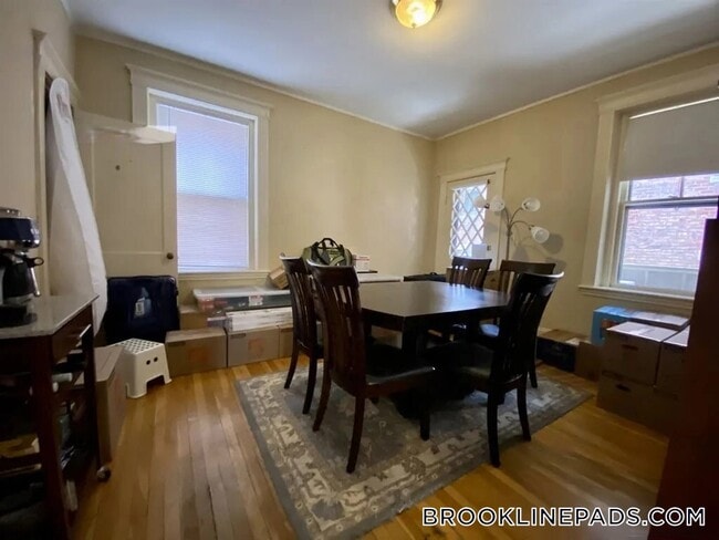 Building Photo - 73 Longwood Ave