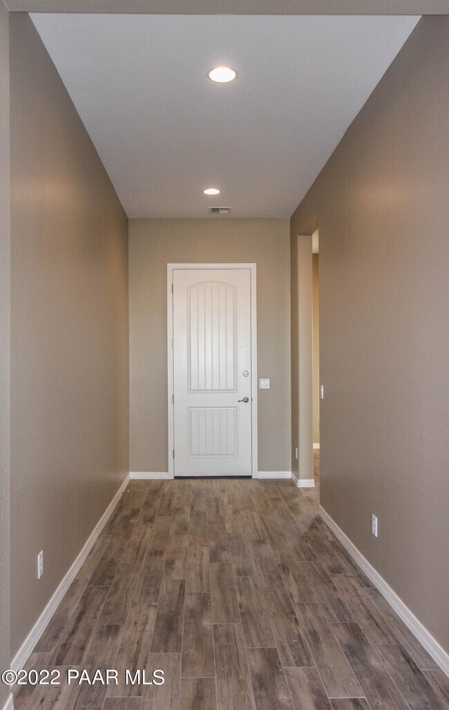 Foto del edificio - 7771 Bella Vista Ln