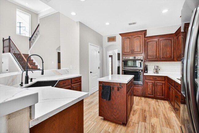Building Photo - 8417 Macarena Dr