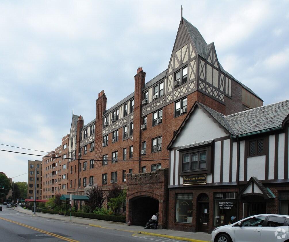 68 Hartsdale Ave, Hartsdale, NY 10530 Apartments in Hartsdale, NY