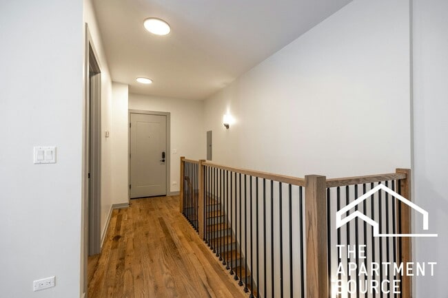 Building Photo - 1339 W Estes Ave