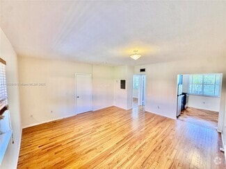 Building Photo - 736 13th St