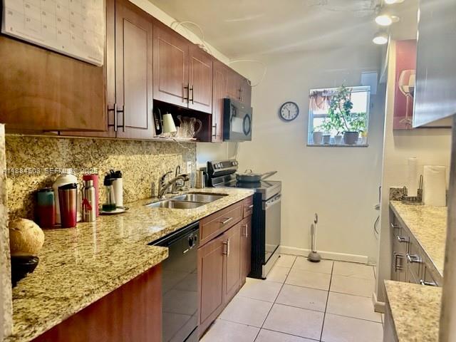 Foto del edificio - 9450 Live Oak Pl