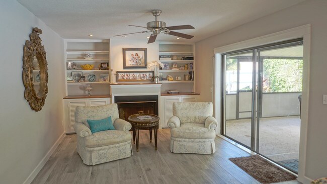 Building Photo - 930 SE Weir Street  Stuart FL 34994