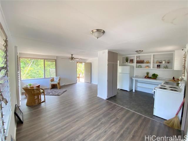 Building Photo - 84-285-285 Makaha Valley Rd