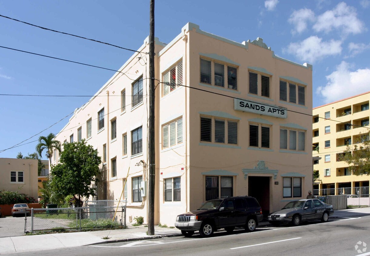 Foto del edificio - 520 SW 1st St