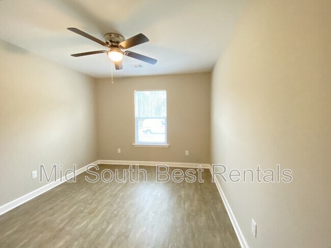 Foto del edificio - 207 Redbud Ct