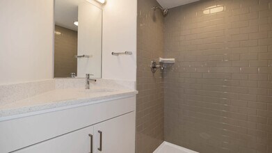 Building Photo - Skyhouse Denver