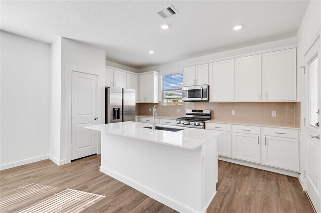 Building Photo - 5023 Visionary Dr