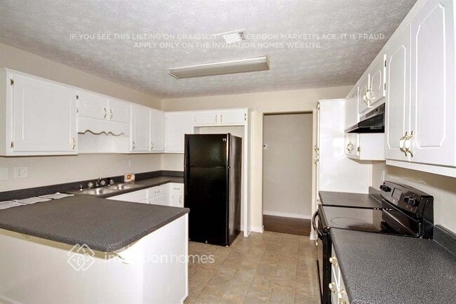 Building Photo - 486 S Ola Rd