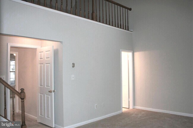 Foto del edificio - 313 Clouds Mill Dr