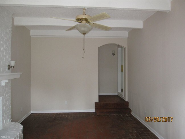 Building Photo - 2 br, 1 bath House - 2422 Rodge Dr