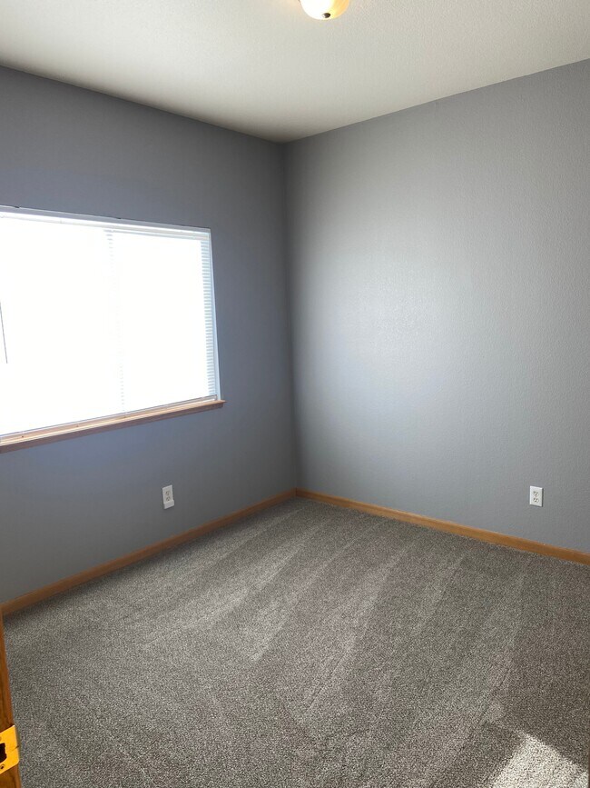 2nd bedroom - 950 52nd Avenue Ct