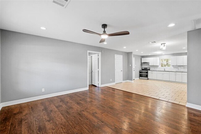 Foto del edificio - 4829 Brinkley St