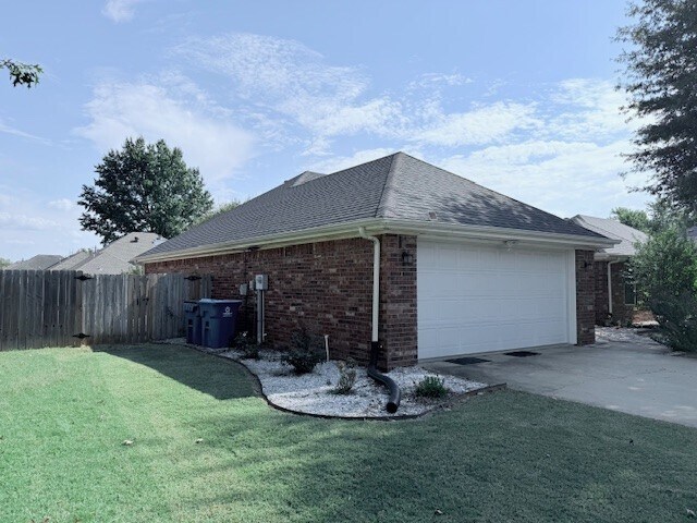 Foto del edificio - 703 Windsor Ln