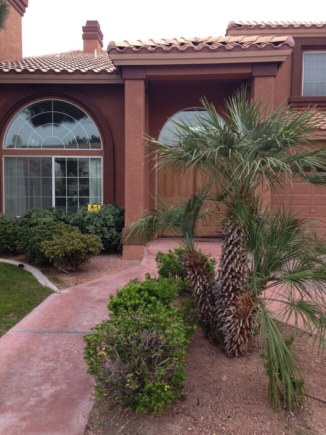 Foto del edificio - 2457 Antler Point Dr