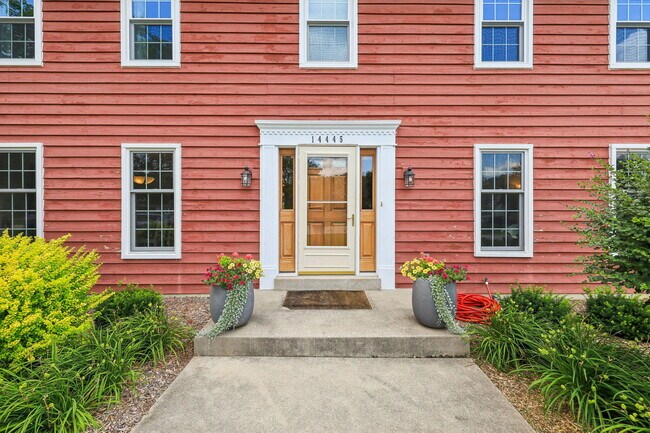 Foto del edificio - 14445 Cameron Ct