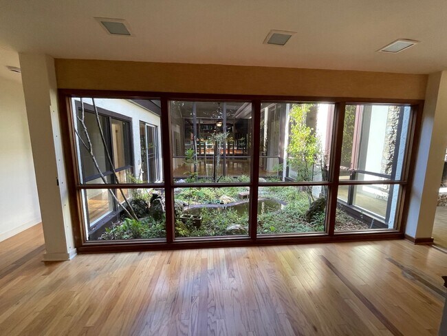 Foto del edificio - Mid-Century Modern Oasis on 5+ Acres – Pri...