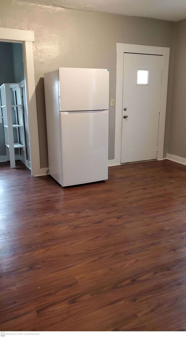 Foto del edificio - 132-134 Volkenand Ave