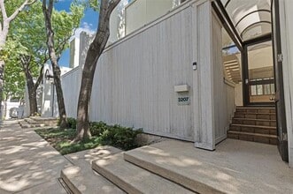 Building Photo - 3207 Armstrong Ave