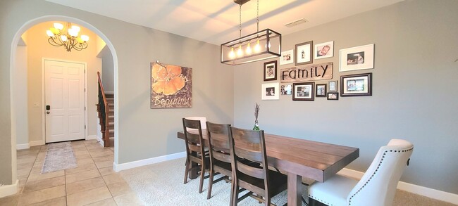 Building Photo - Gorgeous Serrano Home!