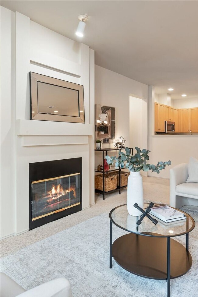 Foto del edificio - 2bd/1.75ba Sammamish Townhome