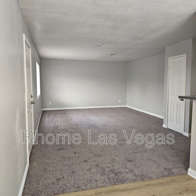 Foto del edificio - 4720 Cessna Ave