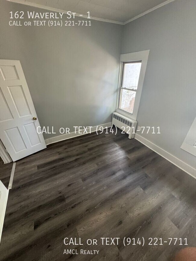 Foto del edificio - 162 Waverly St